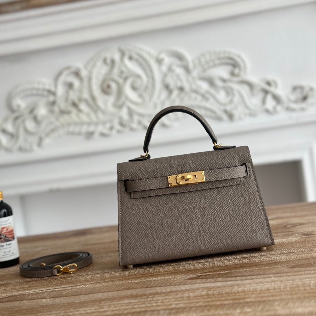 Hermes Kelly Mini 2 in Epsom Leather with Twist Lock Flap Closure for Handheld and Shoulder Carry