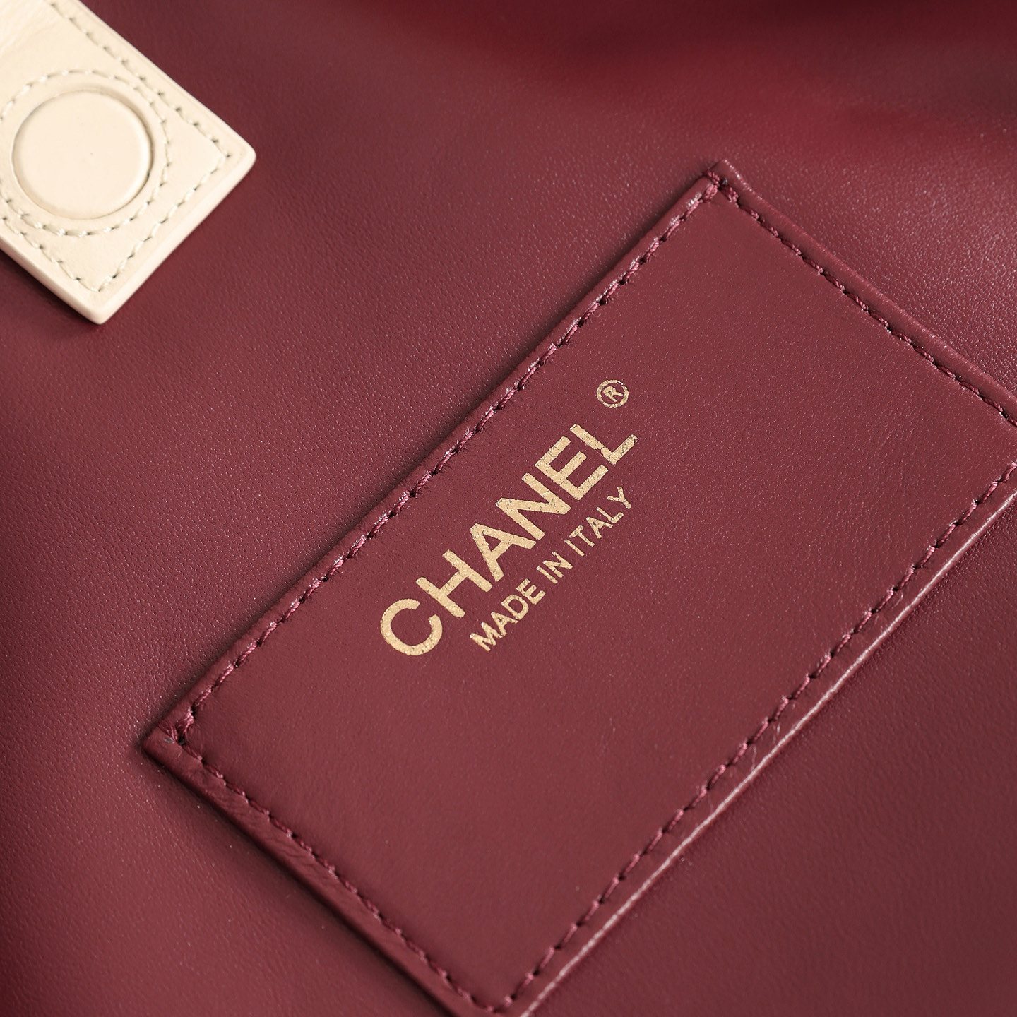 Chanel Hobo Bag in Quilted Calfskin Leather with Open Top Closure for Handheld and Shoulder Carry