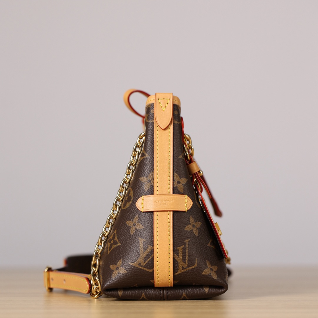 Louis Vuitton Carryall in Monogram Canvas with Drawstring and Magnetic Snap for Shoulder Crossbody