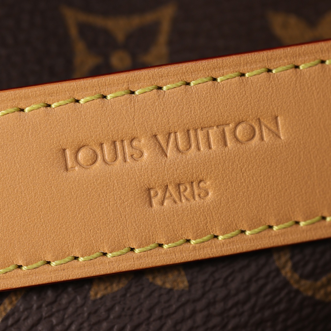 Louis Vuitton Carryall in Monogram Canvas with Drawstring and Magnetic Snap for Shoulder Crossbody