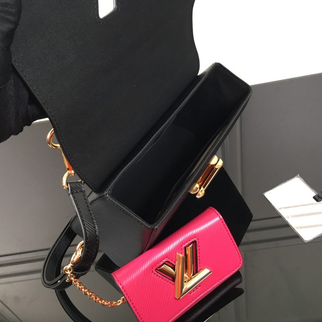 Louis Vuitton Twist in Epi Leather with Lock Closure for Shoulder Crossbody Bag Carry M59885