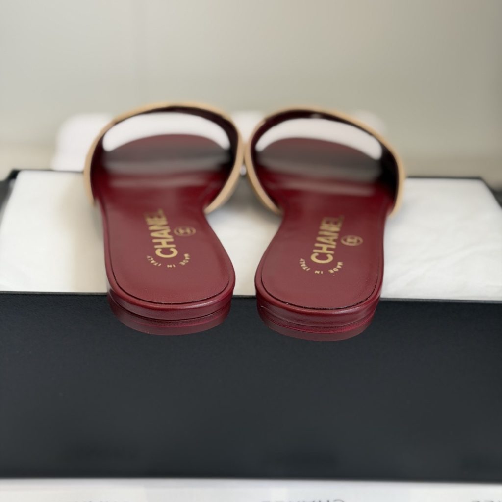 CHANEL Double C Logo Cutout Flat Sandals Slippers in Full-grain Lambskin with Italian Leather Sole