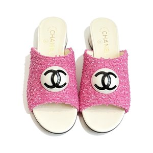 Chanel Pearl Heel CC Logo Open-Toe Slide Slippers in Woven Fabric with Italian Leather Sole