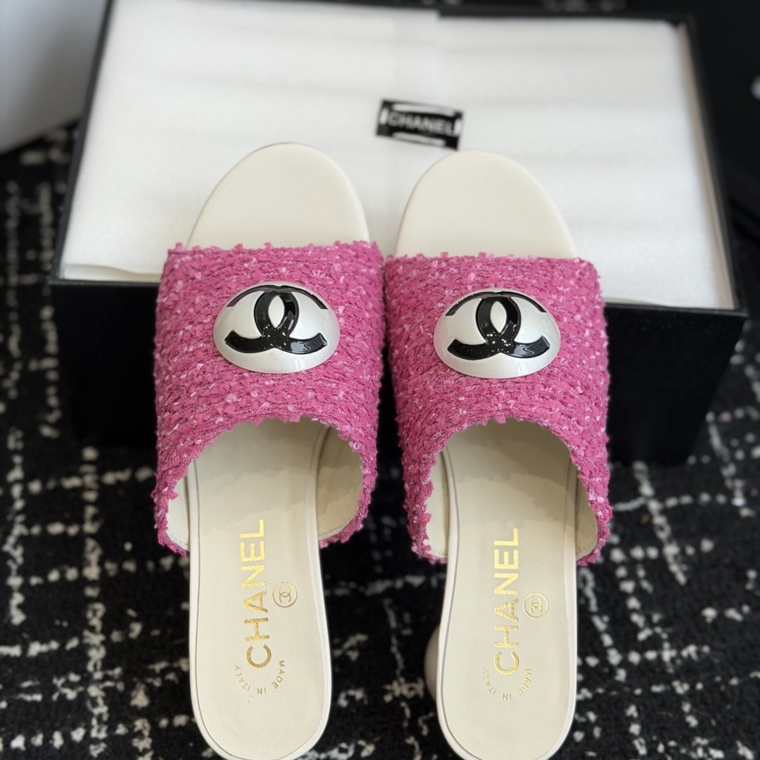 Chanel Pearl Heel CC Logo Open-Toe Slide Slippers in Woven Fabric with Italian Leather Sole