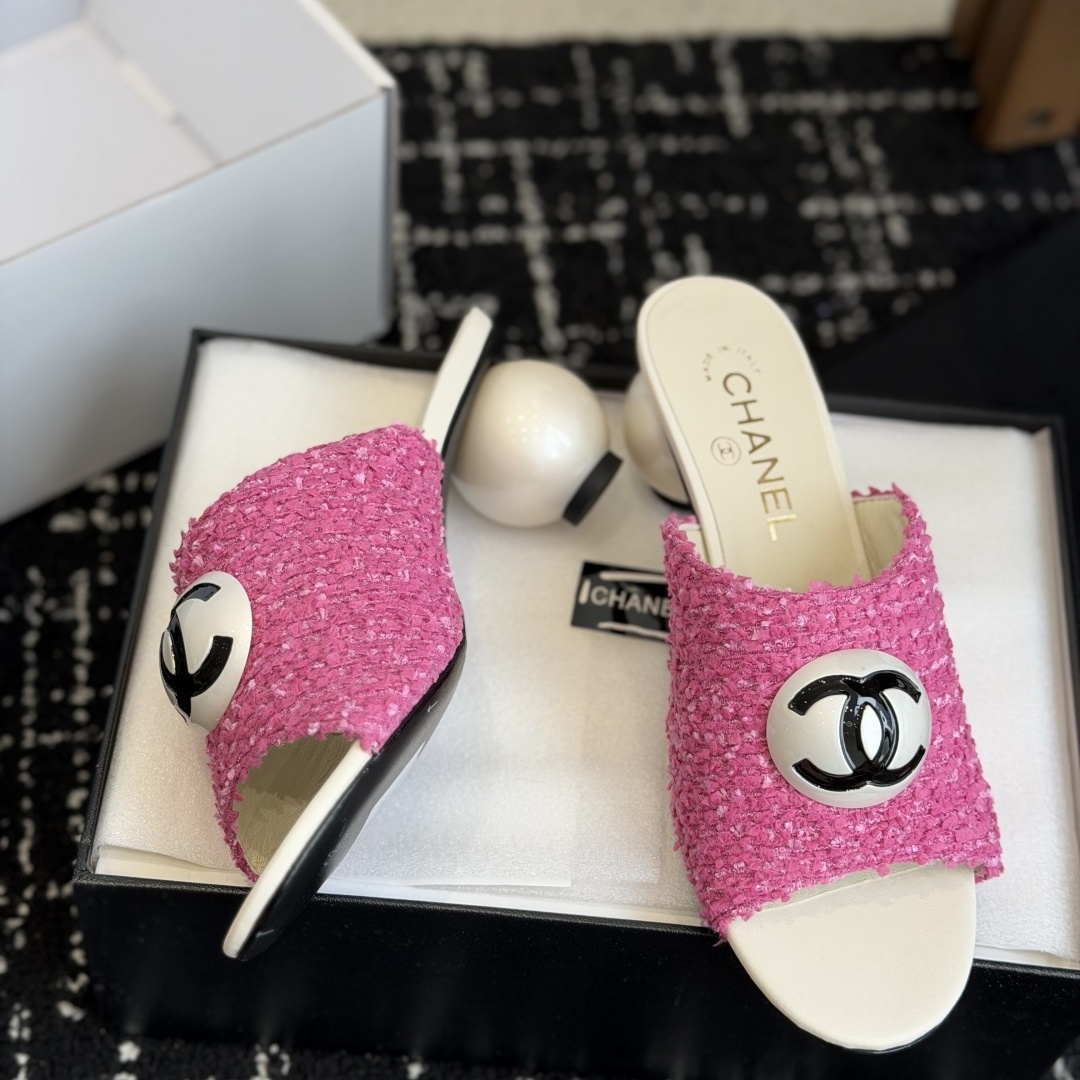 Chanel Pearl Heel CC Logo Open-Toe Slide Slippers in Woven Fabric with Italian Leather Sole