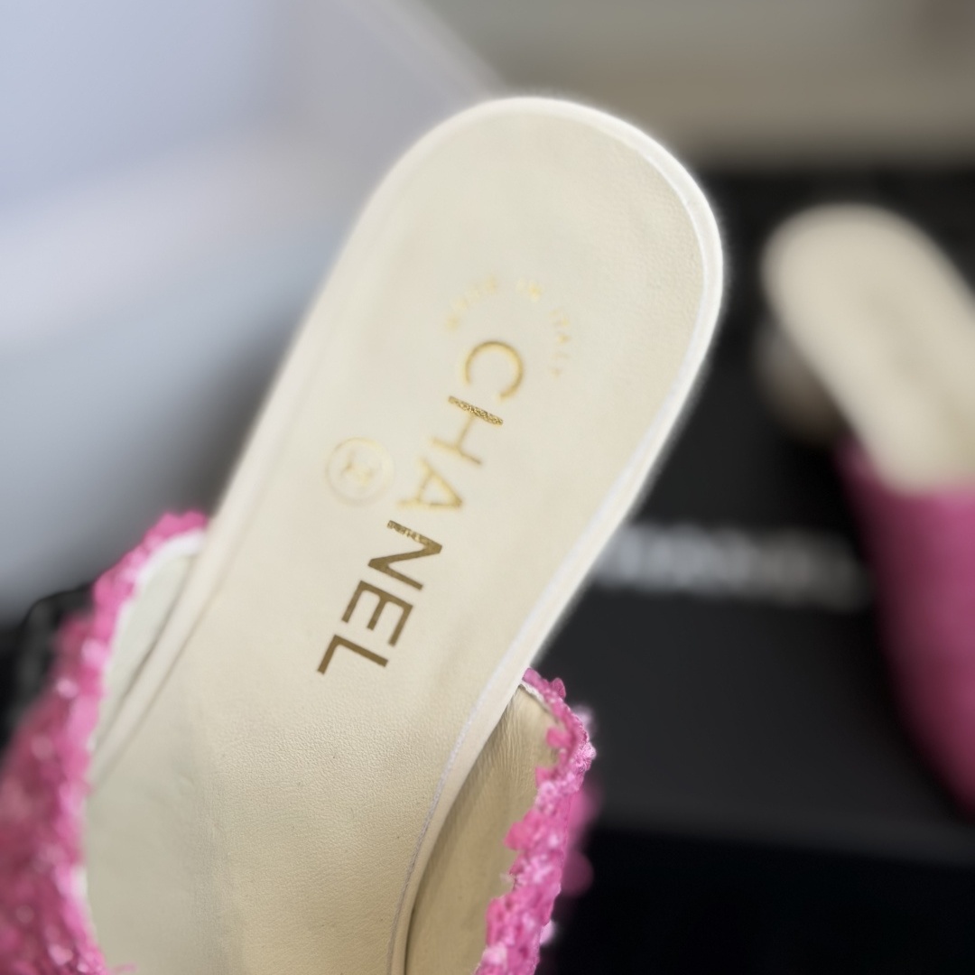 Chanel Pearl Heel CC Logo Open-Toe Slide Slippers in Woven Fabric with Italian Leather Sole