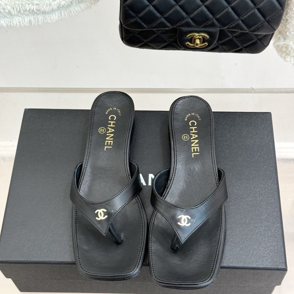 CHANEL CC Logo Gold Toe Post Block Heel Slippers in Full-grain Lambskin with Italian Leather Sole