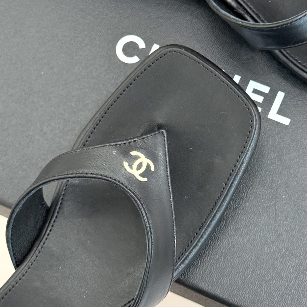 CHANEL CC Logo Gold Toe Post Block Heel Slippers in Full-grain Lambskin with Italian Leather Sole