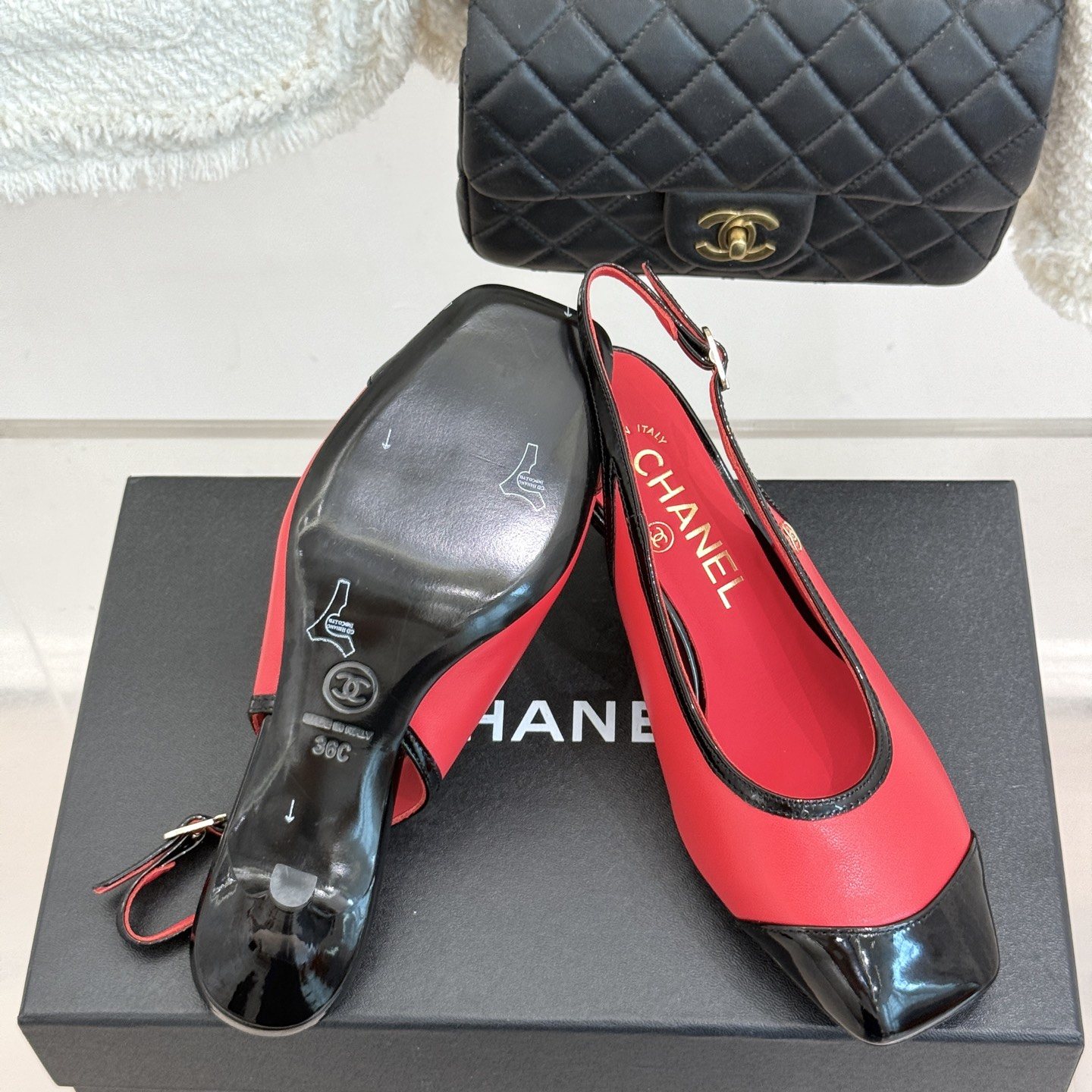 CHANEL CC Logo Two-tone Open-toe High Heel Sandals in Full-grain Lambskin with Italian Leather Sole