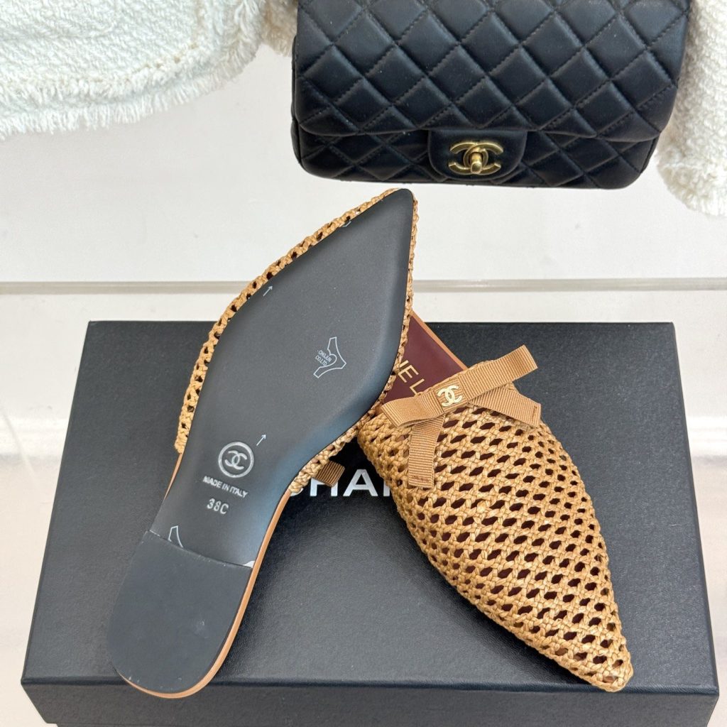 CHANEL CC Logo Bow Woven Pointed Toe Flat Mule in Full-grain Lambskin with Italian Leather Sole