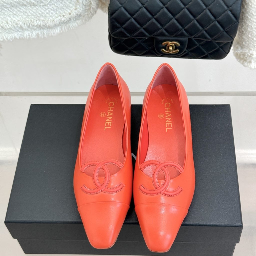 CHANEL Double C Two-tone Flat Ballet Flats in Full-grain Lambskin with Italian Leather Sole
