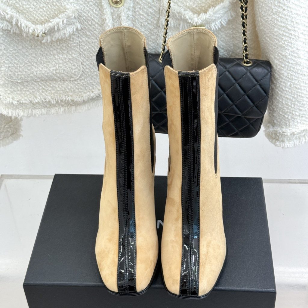 CHANEL Croc-embossed Square Toe Chelsea Ankle Boots in Genuine Lambskin Italian Leather Sole