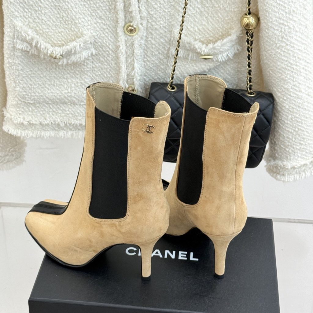 CHANEL Croc-embossed Square Toe Chelsea Ankle Boots in Genuine Lambskin Italian Leather Sole