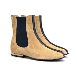 CHANEL Croc-embossed Square Toe Chelsea Boots in Genuine Lambskin Italian Leather Sole