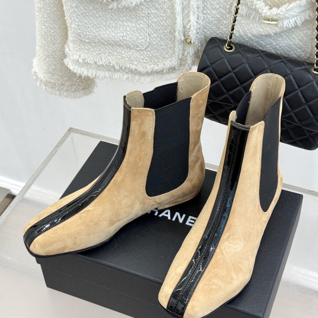 CHANEL Croc-embossed Square Toe Chelsea Boots in Genuine Lambskin Italian Leather Sole