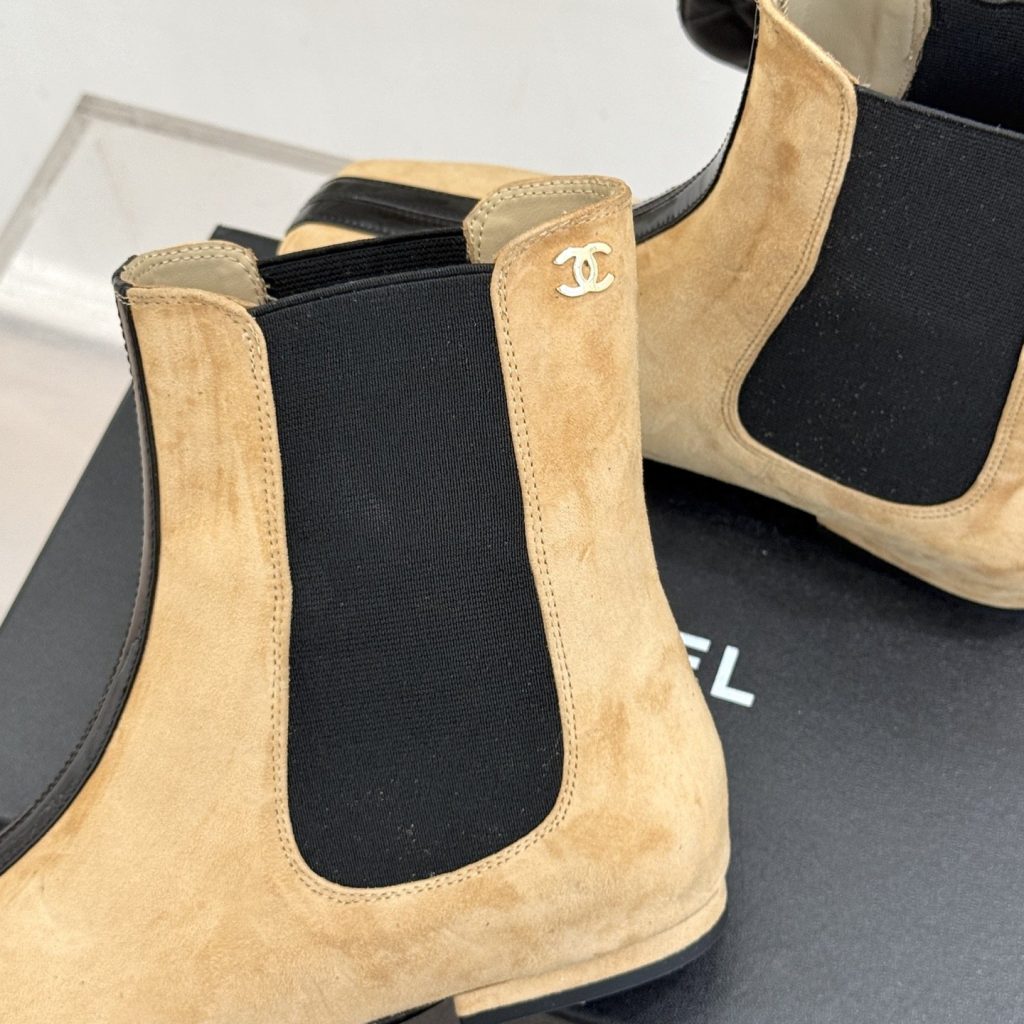 CHANEL Croc-embossed Square Toe Chelsea Boots in Genuine Lambskin Italian Leather Sole