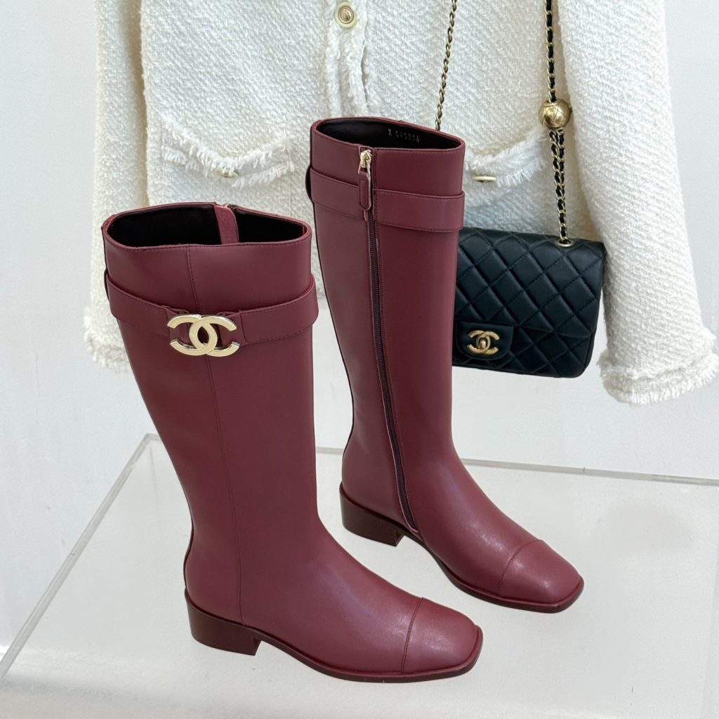 CHANEL Double C Metal Buckle Strap Riding Short Boots in Genuine Cowhide with Lambskin Lining and Italian Leather Sole