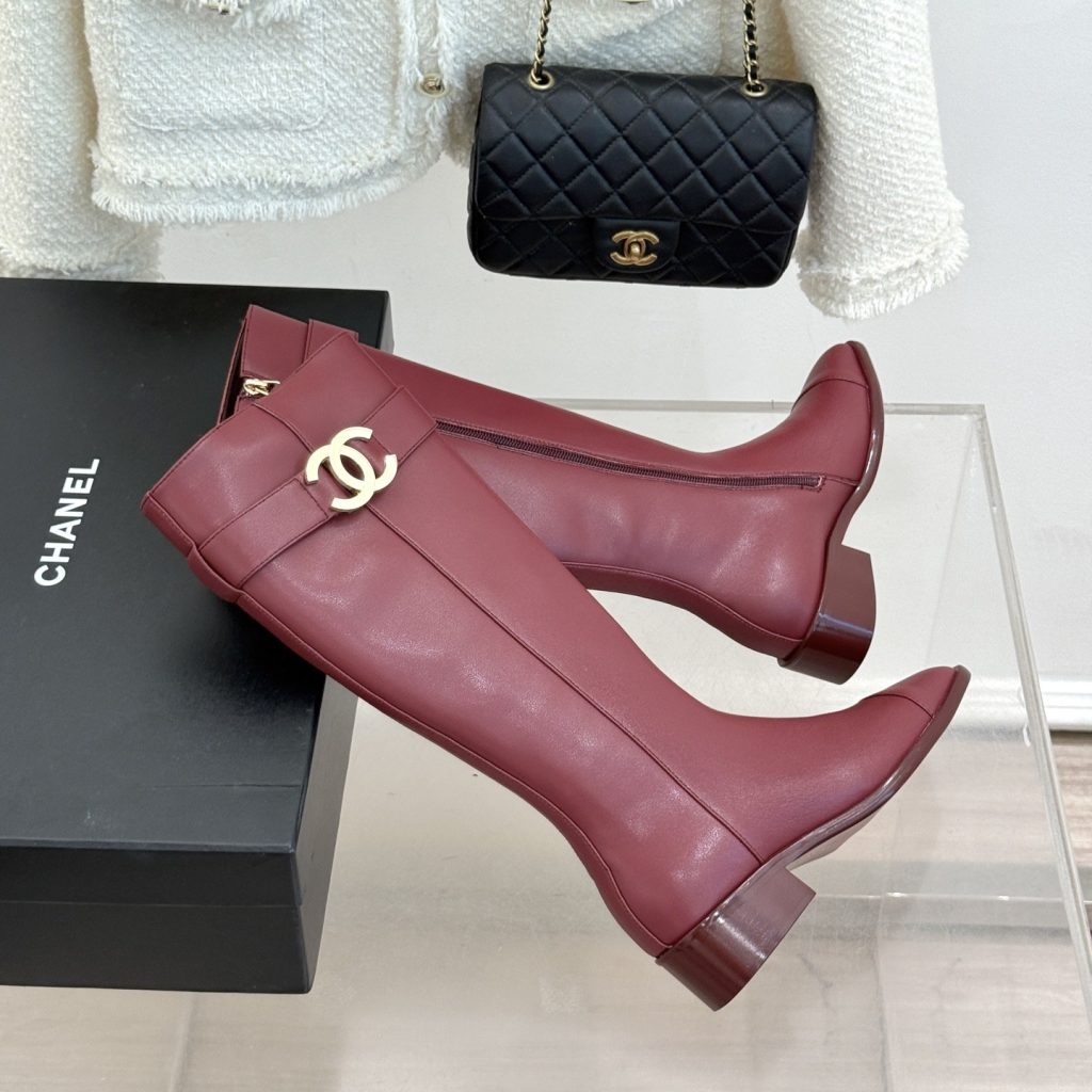 CHANEL Double C Metal Buckle Strap Riding Short Boots in Genuine Cowhide with Lambskin Lining and Italian Leather Sole