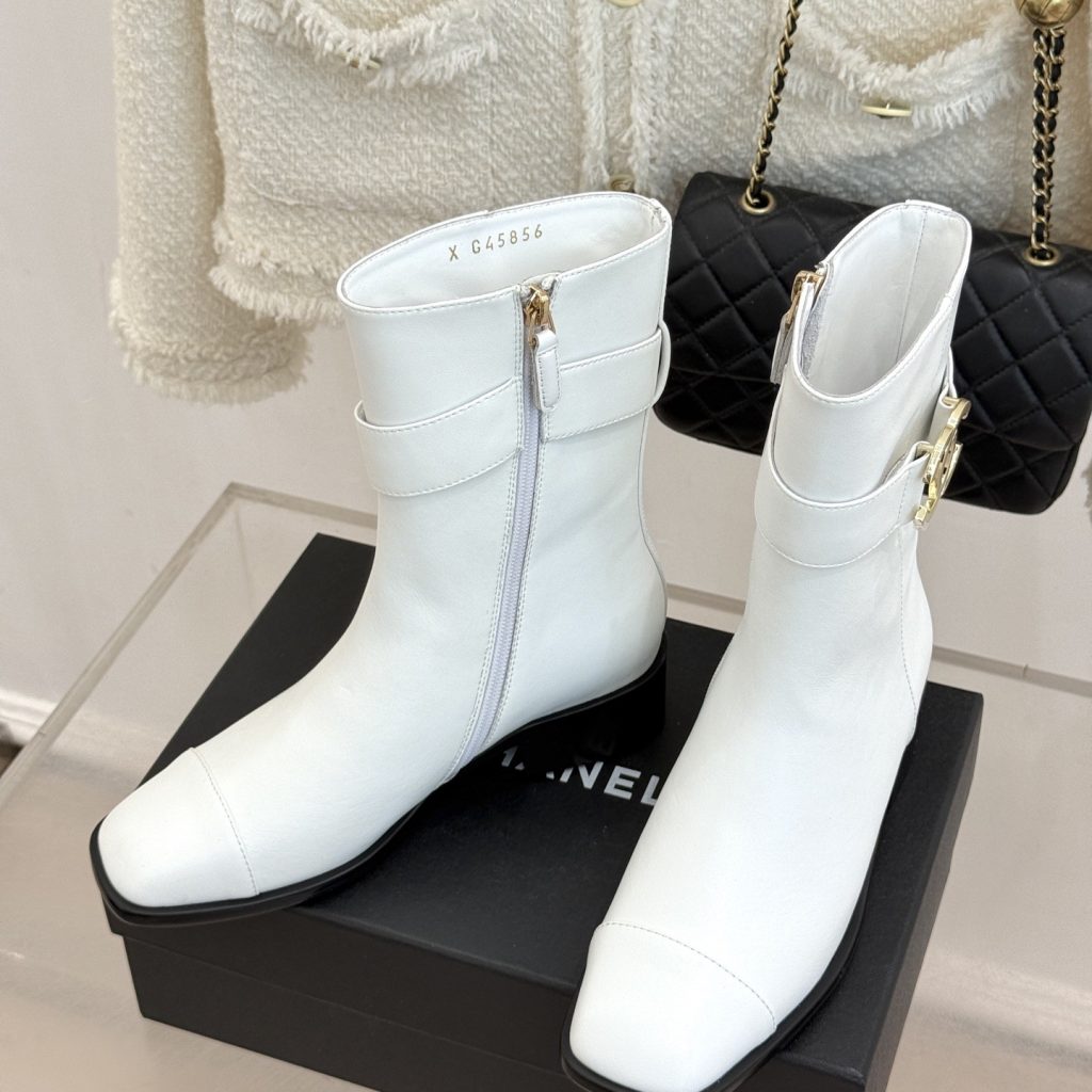CHANEL Double C Metal Buckle Strap Riding Short Boots in Genuine Cowhide with Lambskin Lining and Italian Leather Sole