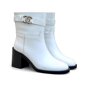 CHANEL Double C Metal Buckle Strap Cowhide Riding Short Boots with Lambskin Lining and Italian Leather Sole