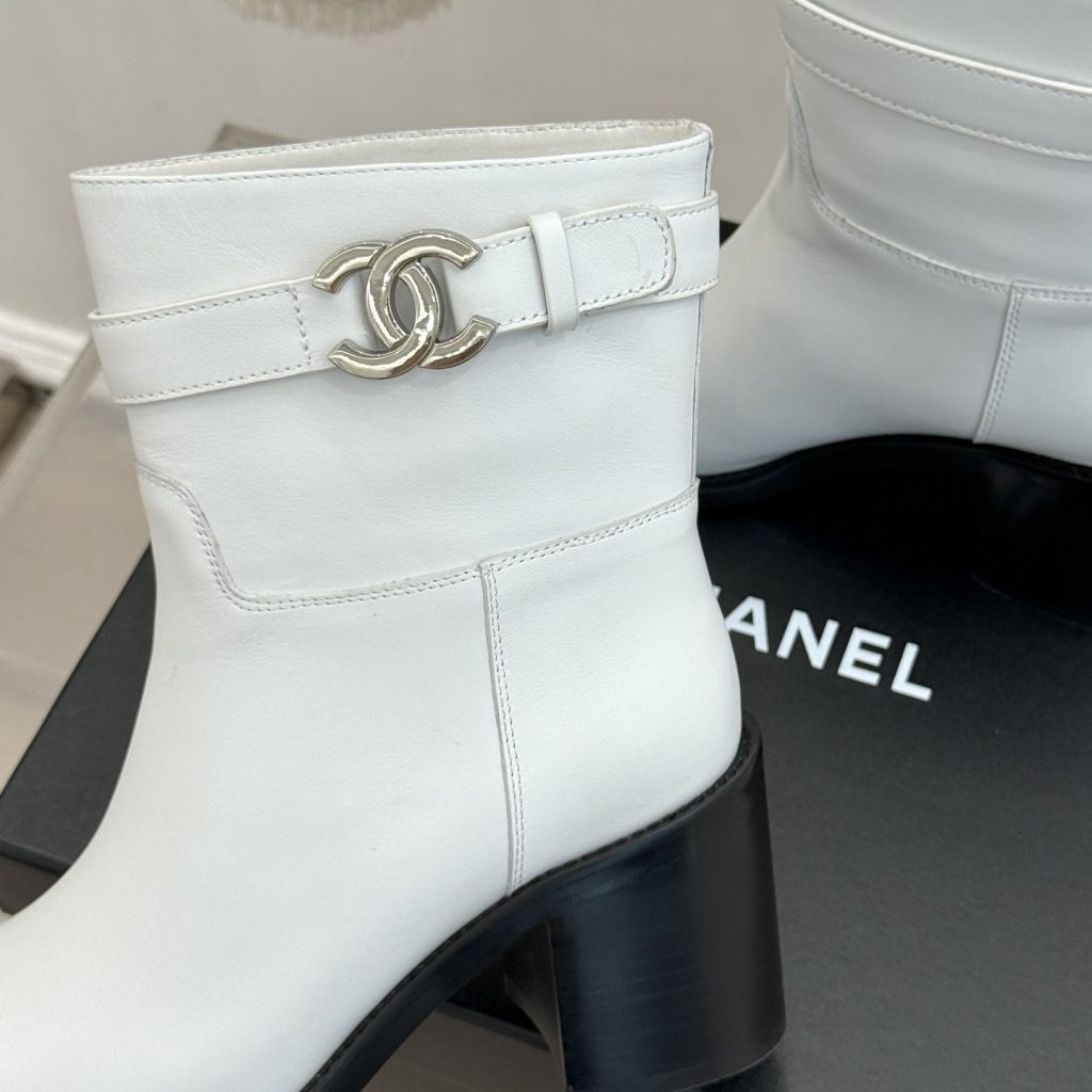 CHANEL Double C Metal Buckle Strap Cowhide Riding Short Boots with Lambskin Lining and Italian Leather Sole