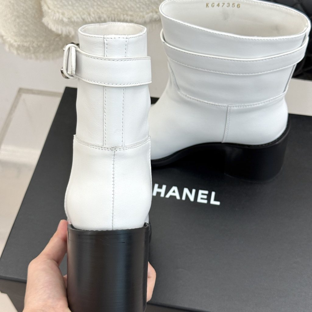 CHANEL Double C Metal Buckle Strap Cowhide Riding Short Boots with Lambskin Lining and Italian Leather Sole
