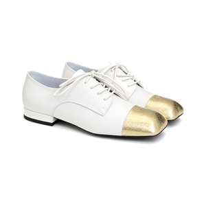 CHANEL Two-Tone Lace-Up Block Heel Oxfords in Genuine Lambskin with Italian Leather Sole