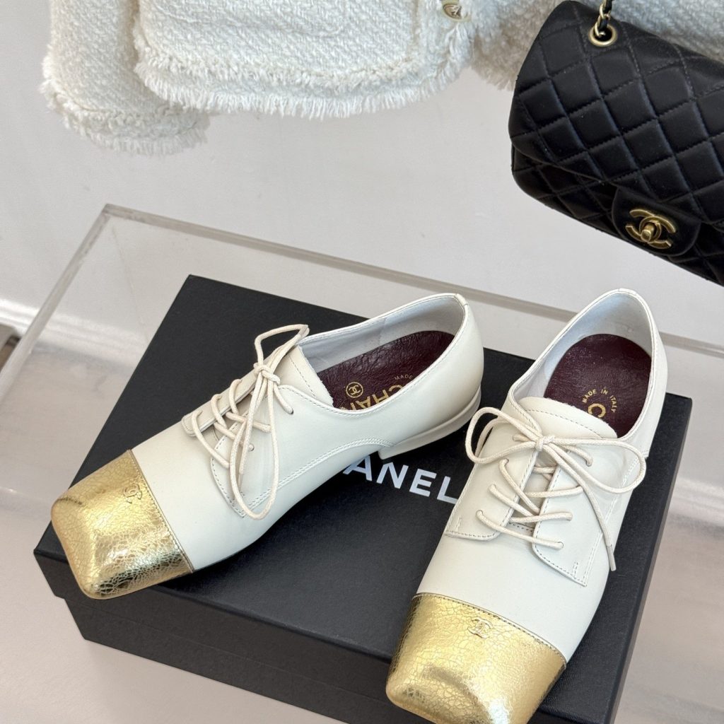 CHANEL Two-Tone Lace-Up Block Heel Oxfords in Genuine Lambskin with Italian Leather Sole