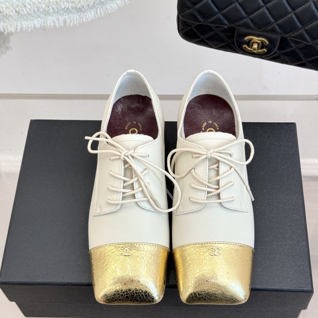 CHANEL Two-Tone Lace-Up Block Heel Oxfords in Genuine Lambskin with Italian Leather Sole