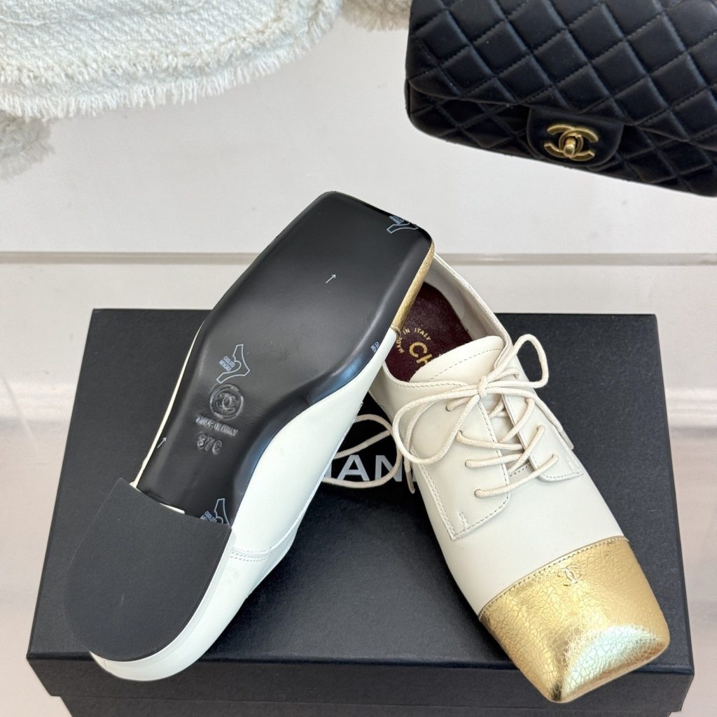 CHANEL Two-Tone Lace-Up Block Heel Oxfords in Genuine Lambskin with Italian Leather Sole