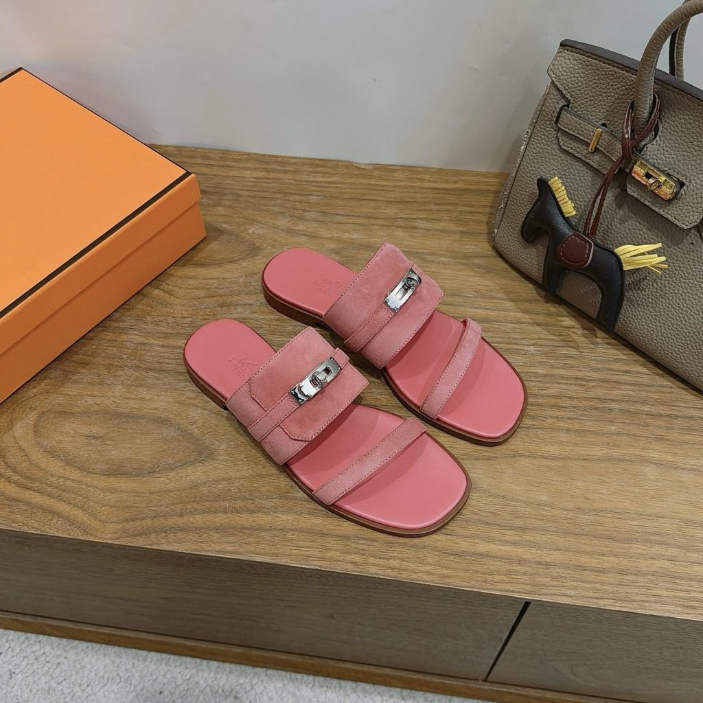 HERMES Thick-Sole Platform Shoes in Genuine Calfskin with Wool Lining and Italian Leather Sole