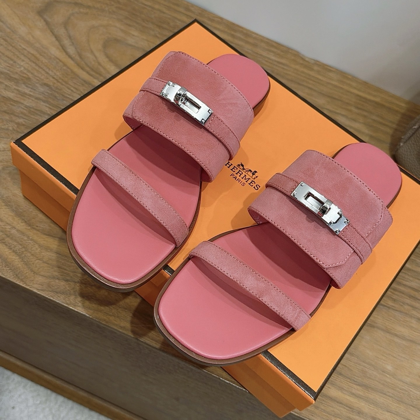 HERMES Thick-Sole Platform Shoes in Genuine Calfskin with Wool Lining and Italian Leather Sole