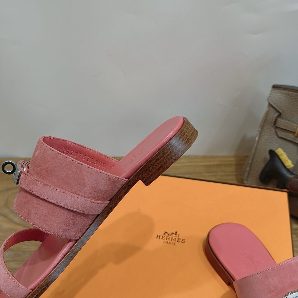 HERMES Thick-Sole Platform Shoes in Genuine Calfskin with Wool Lining and Italian Leather Sole