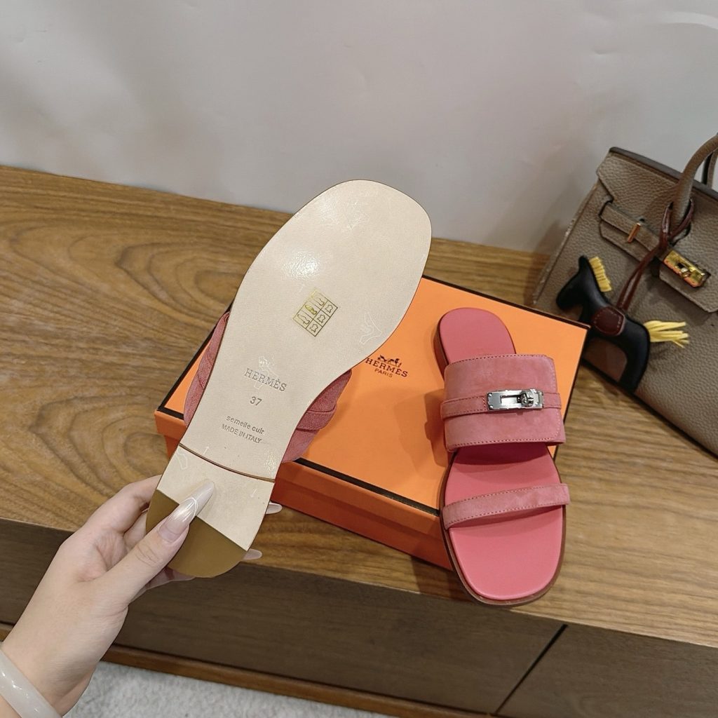 HERMES Thick-Sole Platform Shoes in Genuine Calfskin with Wool Lining and Italian Leather Sole