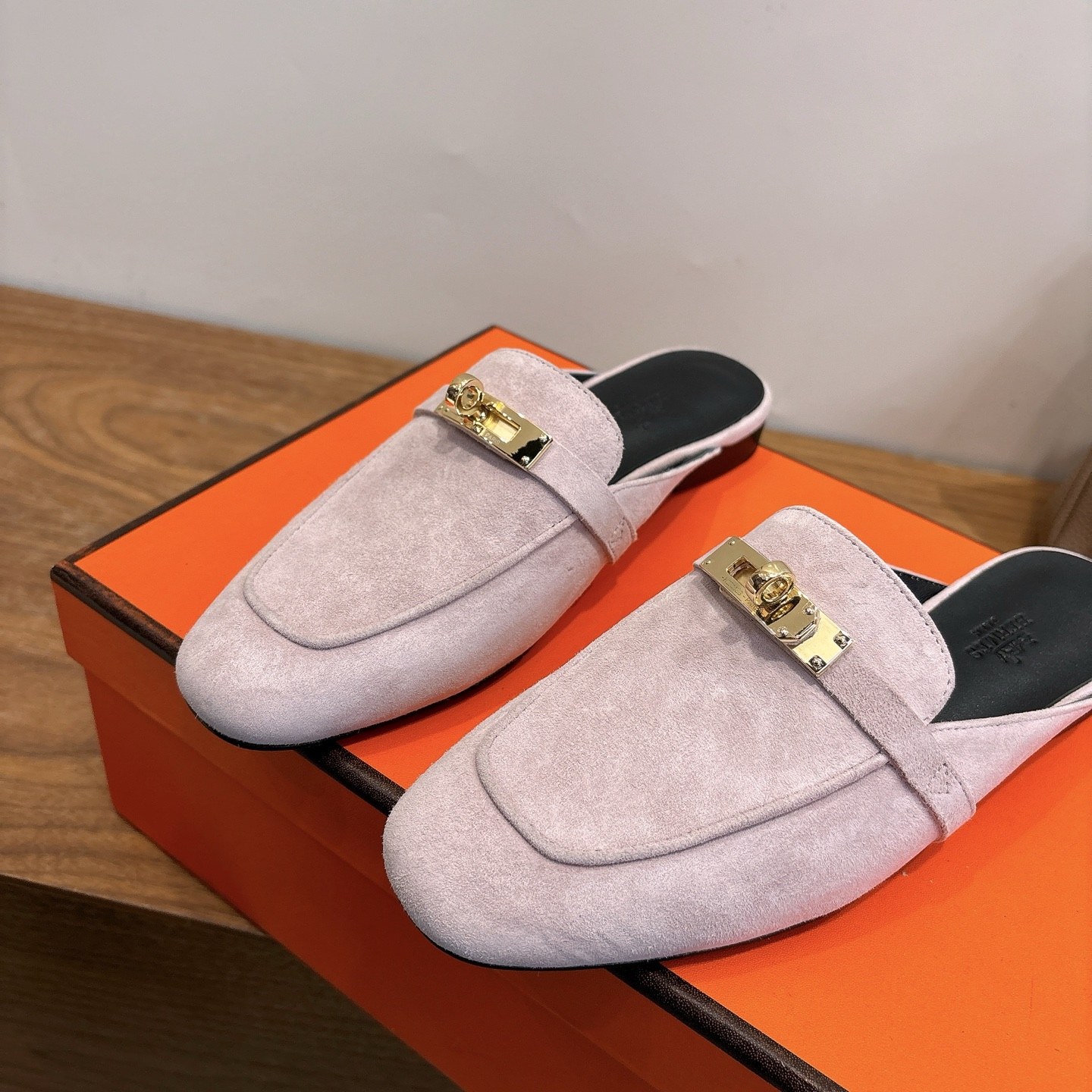 HERMES Eclair Thick-Sole Shoes with Enamel Buckle in Genuine Calfskin with Italian Leather Sole