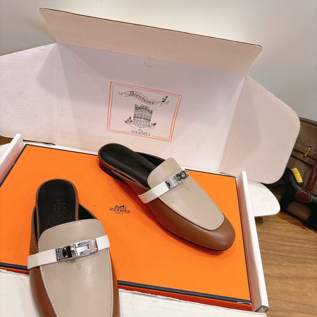 HERMES Square-Toe Leather Mule Slippers in Genuine Calfskin with Italian Leather Sole