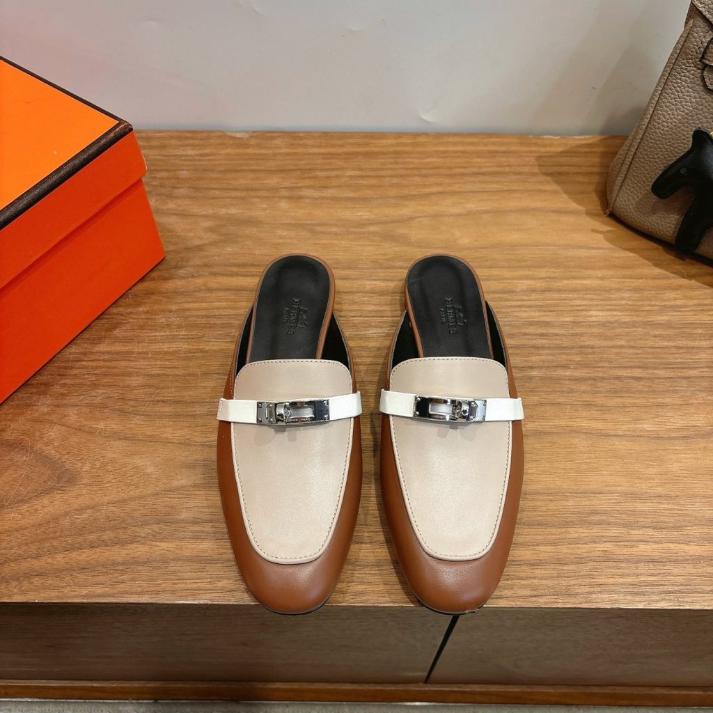 HERMES Square-Toe Leather Mule Slippers in Genuine Calfskin with Italian Leather Sole