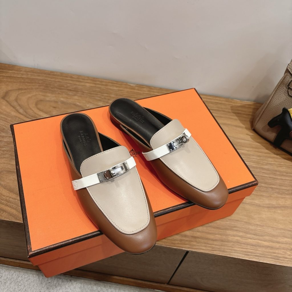 HERMES Square-Toe Leather Mule Slippers in Genuine Calfskin with Italian Leather Sole