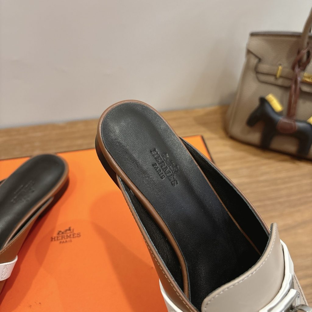 HERMES Square-Toe Leather Mule Slippers in Genuine Calfskin with Italian Leather Sole