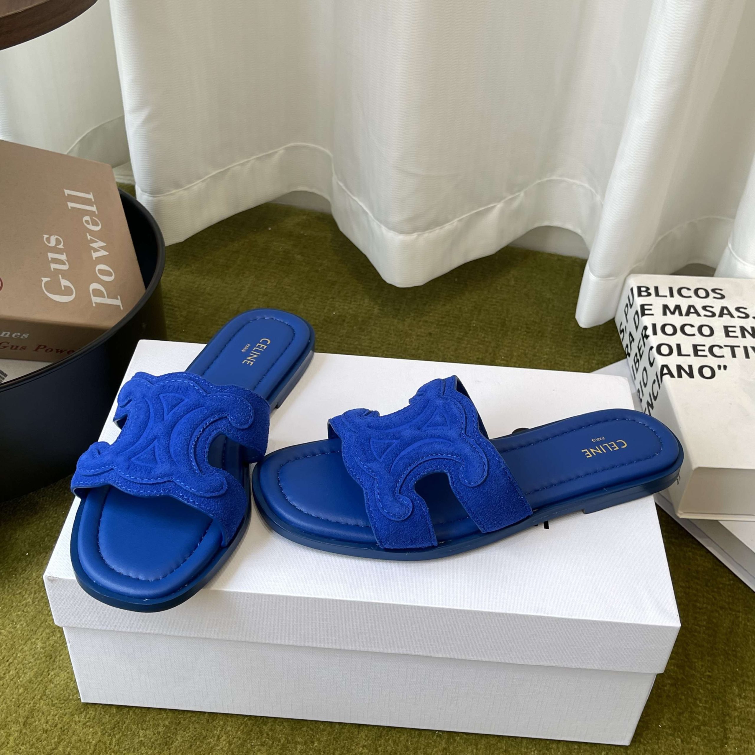 Celine Triomphe Open-Toe Flat Sandals Lambskin Calfskin Lining Italian Leather Sole