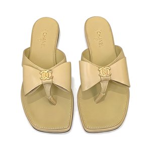 Chanel Double C Chain Ribbon Bow Toe-Post Flat Slippers in Suede and Lamb Leather Sole