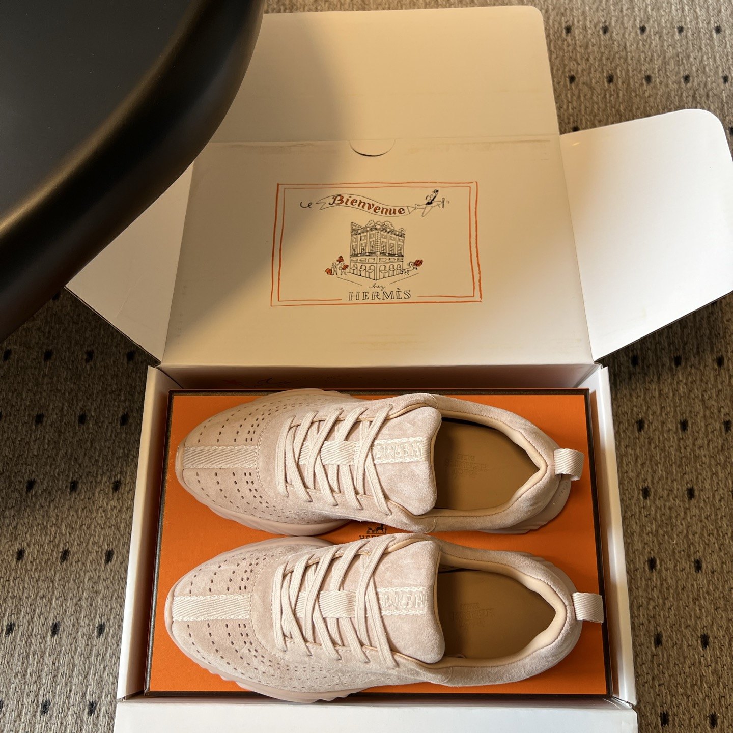 Hermès Casual Sports Sneakers in Suede Lambskin with TPU Sole