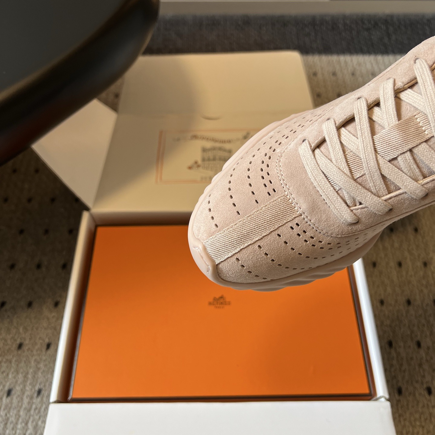 Hermès Casual Sports Sneakers in Suede Lambskin with TPU Sole