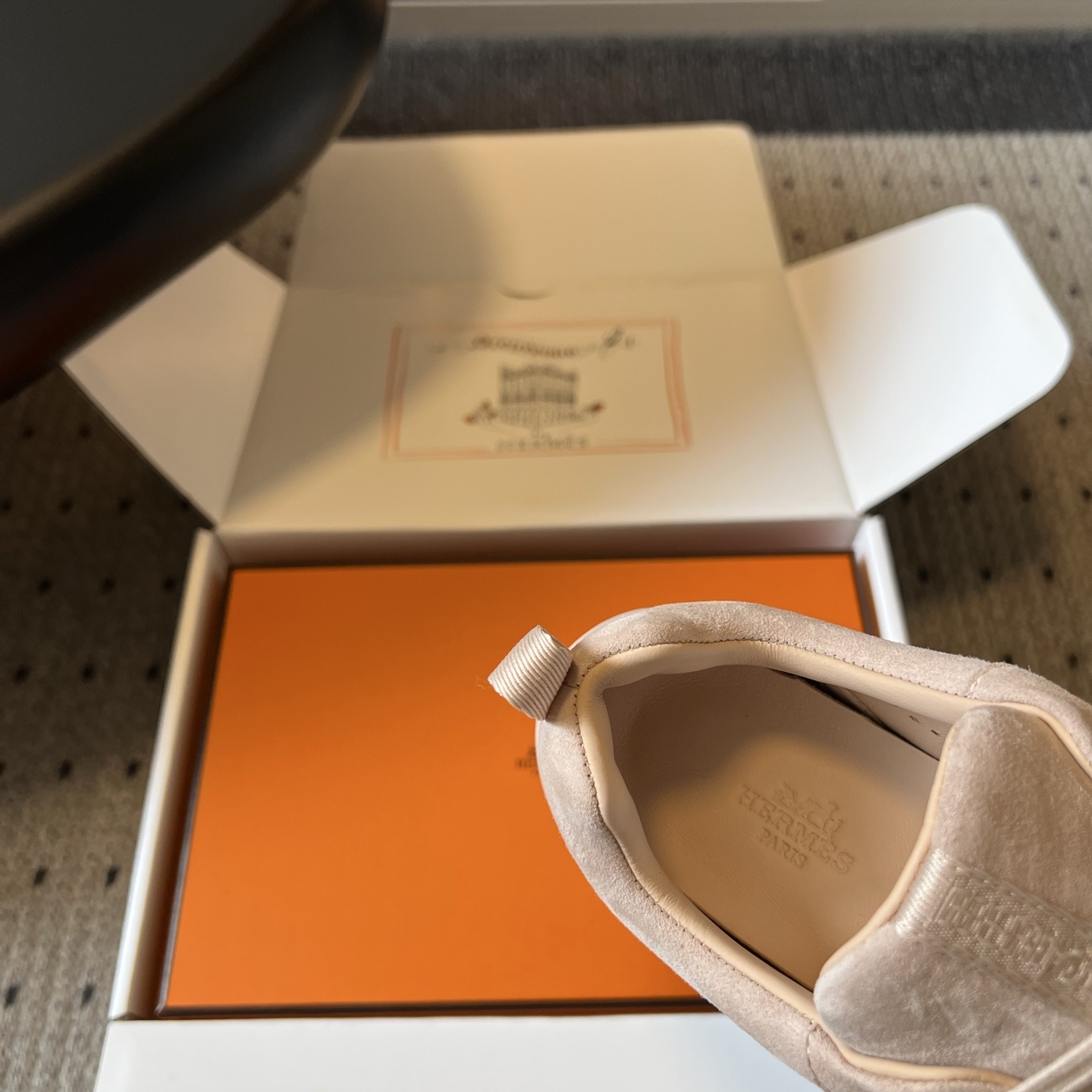 Hermès Casual Sports Sneakers in Suede Lambskin with TPU Sole