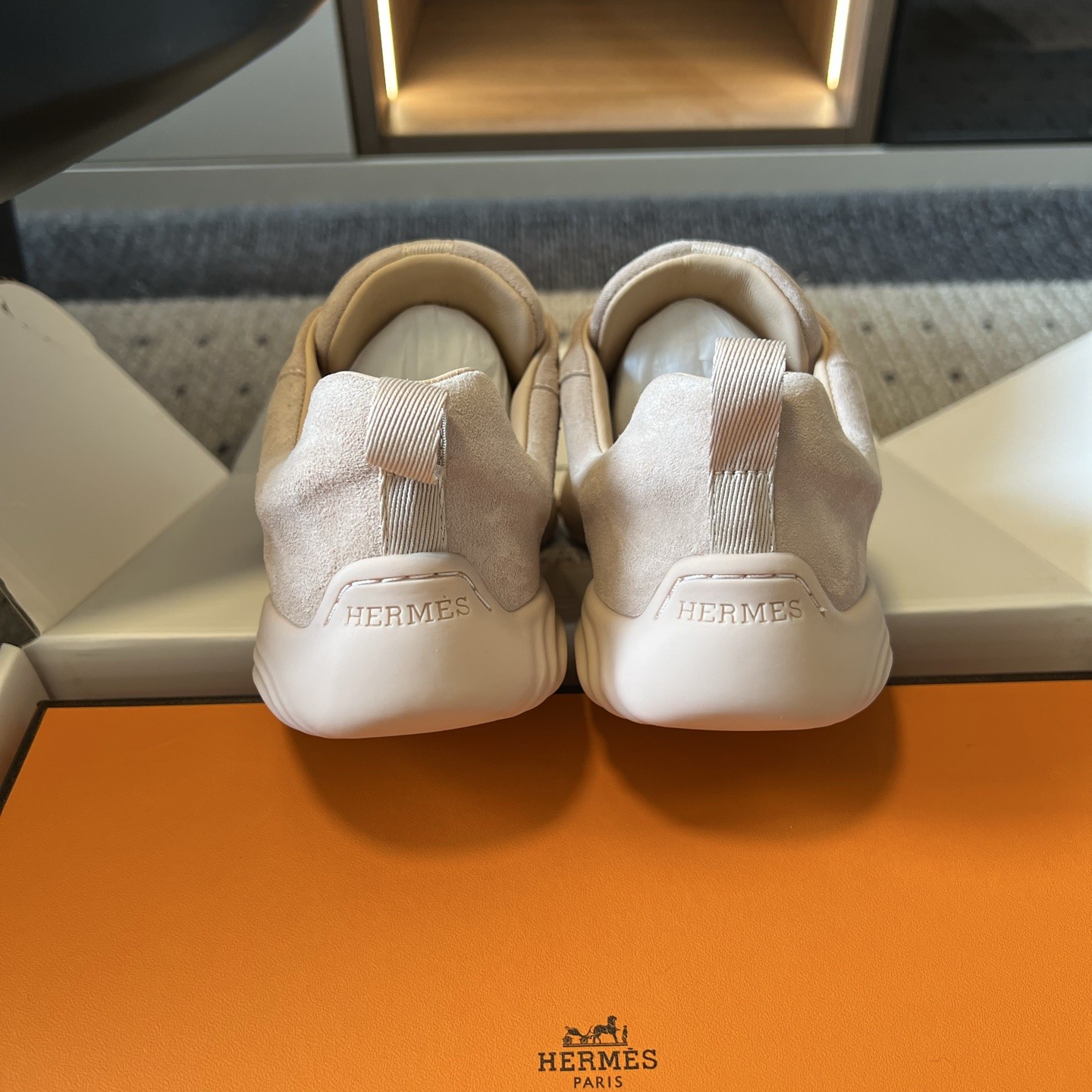 Hermès Casual Sports Sneakers in Suede Lambskin with TPU Sole