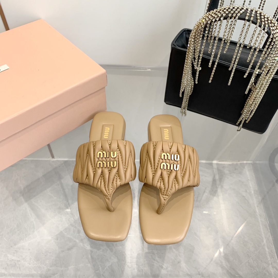 Miu Miu Quilted Flat Sandals in Lambskin with Italian Leather Sole