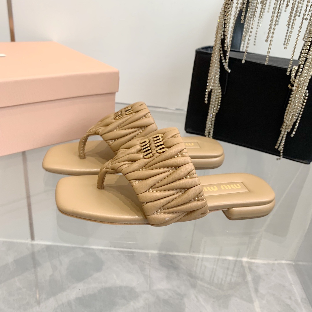Miu Miu Quilted Flat Sandals in Lambskin with Italian Leather Sole