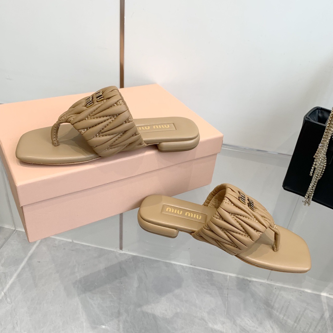 Miu Miu Quilted Flat Sandals in Lambskin with Italian Leather Sole