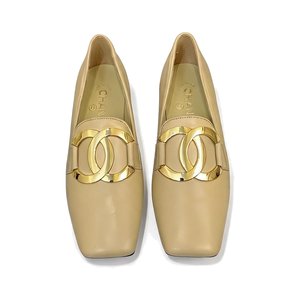 CHANEL Double C Metal Buckle Flat Single Shoes in Lambskin Patent with Italian Leather Sole
