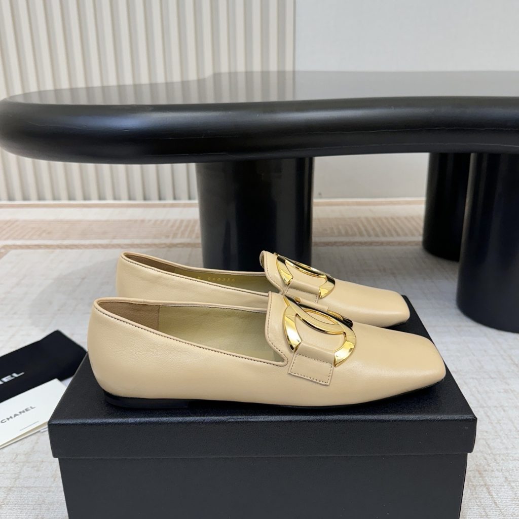 CHANEL Double C Metal Buckle Flat Single Shoes in Lambskin Patent with Italian Leather Sole
